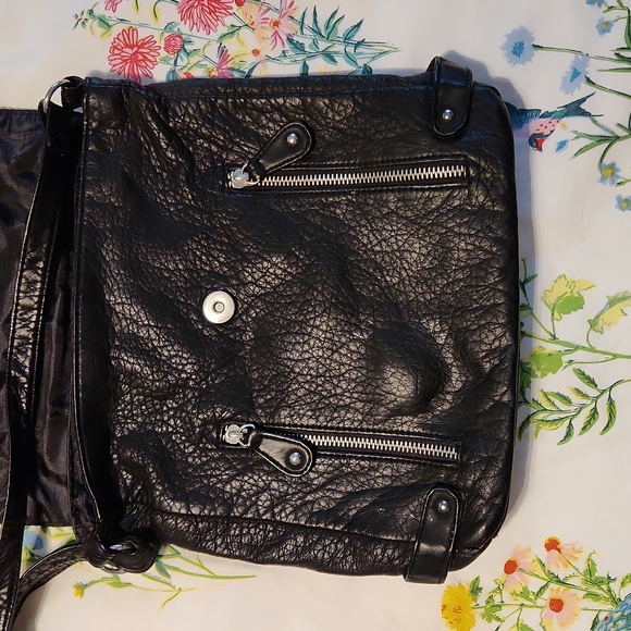 Black Leather effect shoulder/crossbody bag - Picture 4 of 4